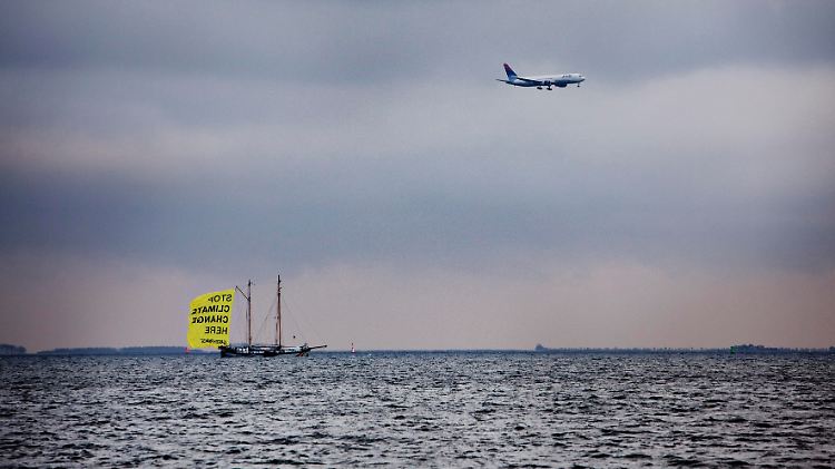 "Kopenhagen hat den "Big Bang"-Ansatz zerstört - Greenpeace-Aktion am 7. Dezember 2009 vor der Küste der dänischen Hauptstadt.