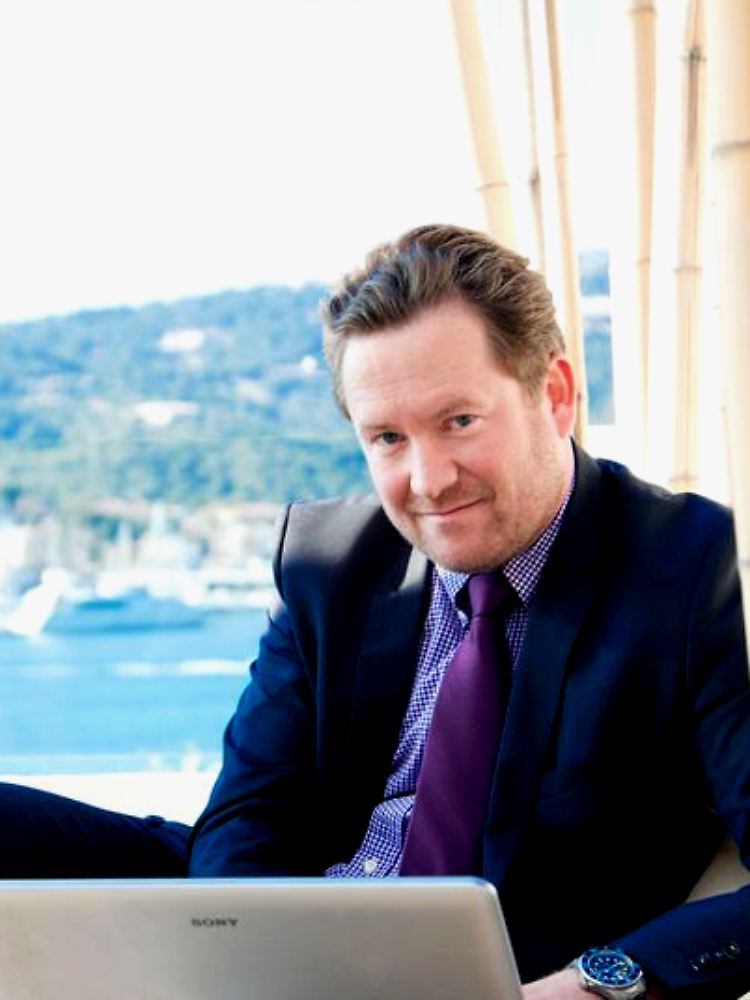 Markus Miller ist ehemaliger Privatbanker, Finanzanalyst, Gründer des Medien- und Beratungsunternehmens Gepolitical Biz und Buchautor.