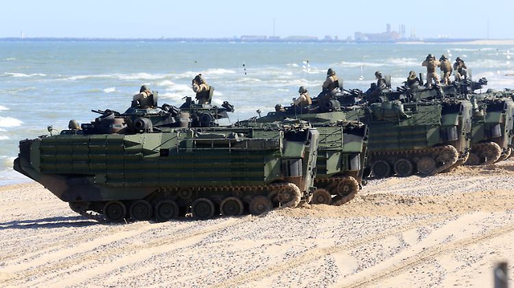 US-Marinetransporter üben im Rahmen eines momentan laufenden Nato-Manövers in Lettland.