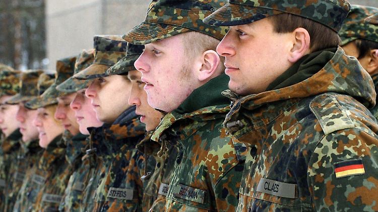 Einem Offizier wird der Aufruf zum Putsch vorgeworfen.