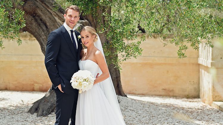 Manuel und Nina Neuer wählten für die kirchliche Hochzeit einen Ort in Süditalien.