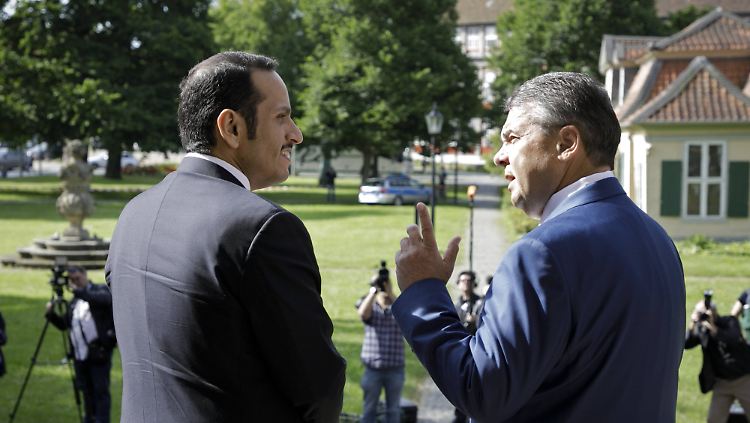 Sigmar Gabriel hatte den katarischen Außenminister Scheich Mohammed Al-Thani in Wolfenbuette getroffen.