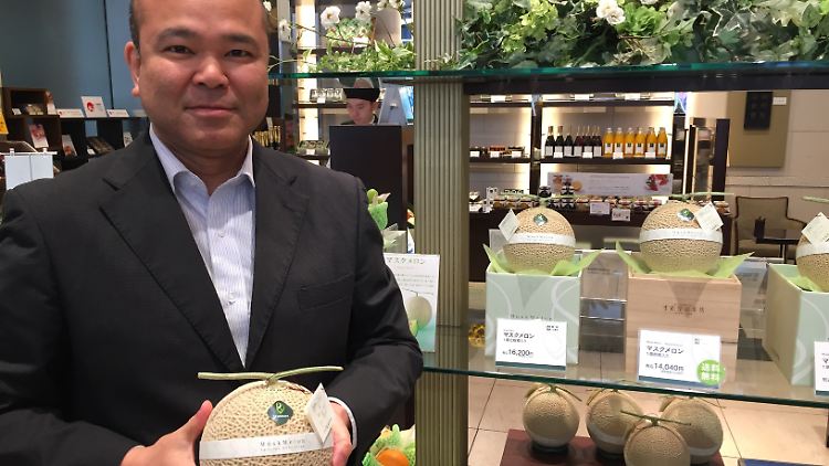 Kein Obst von der Stange: Hiraishi verkauft die Porsches unter den Melonen.