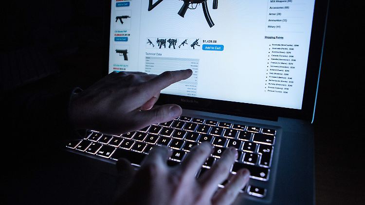 Im Darknet werden unter anderem Waffen und gespähte Daten gehandelt.