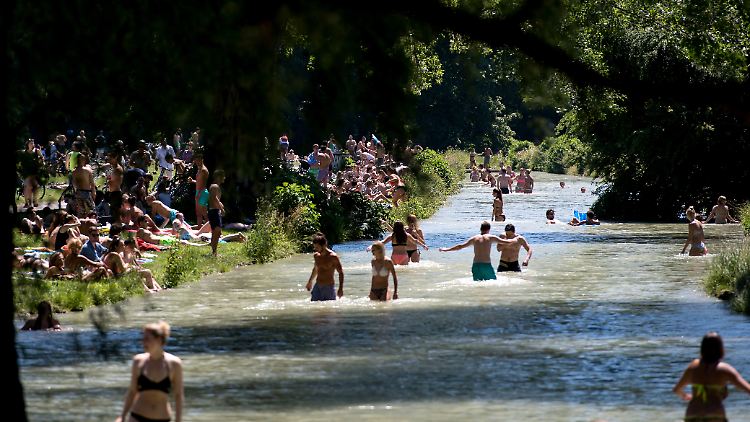 Am Eisbach kommt es immer wieder zu Badeunfällen.