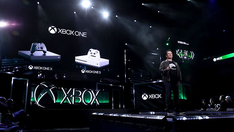 Xbox-Chef Phil Spencer bewirbt die neue Xbox als "leistungsfähigste Konsole der "Welt".