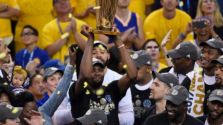 Kann sich ab sofort MVP nennen: Kevin Durant.