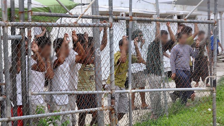 Menschenrechtler prangern immer wieder die Bedingungen in den Flüchtlingscamps der australischen Regierung an.