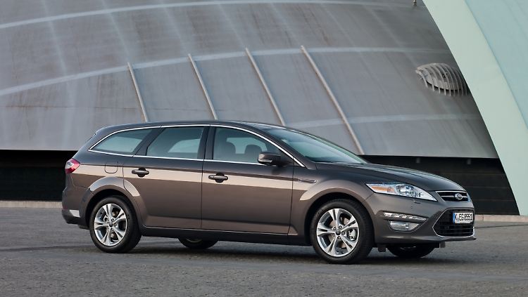 Mit Blick auf die Größe und das Ambiente reicht der Ford Mondeo durchaus an die Businessklasse heran.