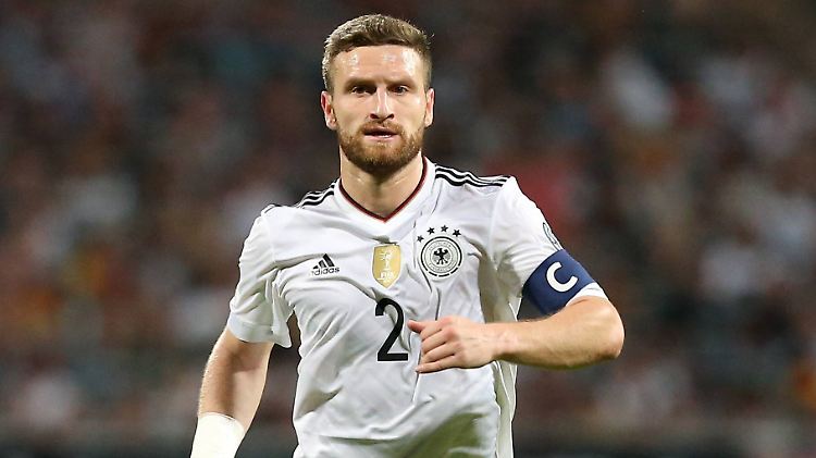 Rio-Weltmeister Mustafi soll die Schalker Defensive stärken.