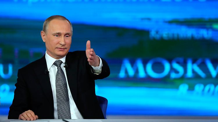 Russlands Präsident Wladimir Putin freut sich über ein steigendes Bruttoinlandsprodukt. 