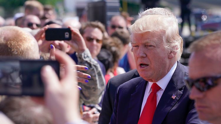 Gegen Donald Trump wird wegen des Verdachts ermittelt, er könnte die Justiz behindert haben.