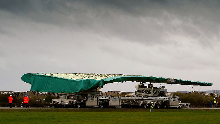 Die Industrie im Königreich ist alarmiert. Nicht nur Airbus fürchtet um eine wichtige Produktionsstätte. Hier ein Flügel für eine A380, produziert in Wales. 
