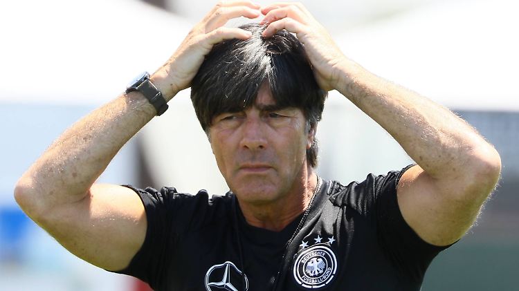 Feinschliff für den ersten Ernstfall: Joachim Löw.