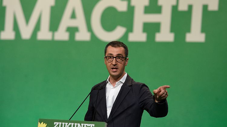 Parteichef Özdemir muss einem Koalitionspartner nun ein Ja zur Homo-Ehe abringen.
