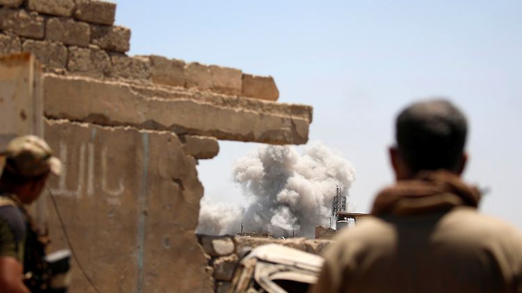 Die Randbezirke von Mossul sind schon wieder von der Terrormiliz ISIS befreit. Jetzt greift die irakische Befreiungsarmee die Altstadt an