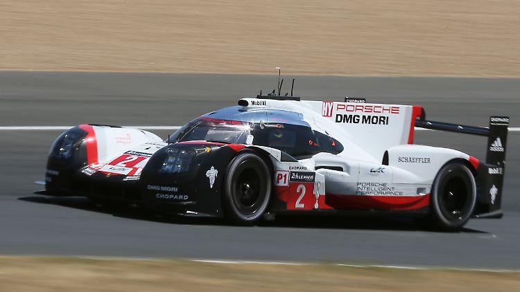 Das Team um Timo Bernhard mit den Neuseeländern Brendon Hartley und Earl Bamber gewinnt im Porsche 919 Hybrid die 24Stunden von Le Mans.