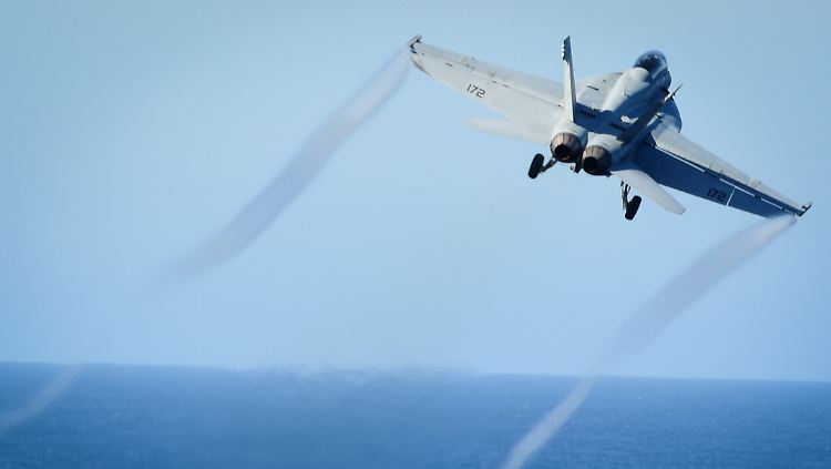 In Syrien hat ein US-Jet vom Typ F/A-18E (hier ein Archivbild) ein syrisches Kampfflugzeug abgeschossen.