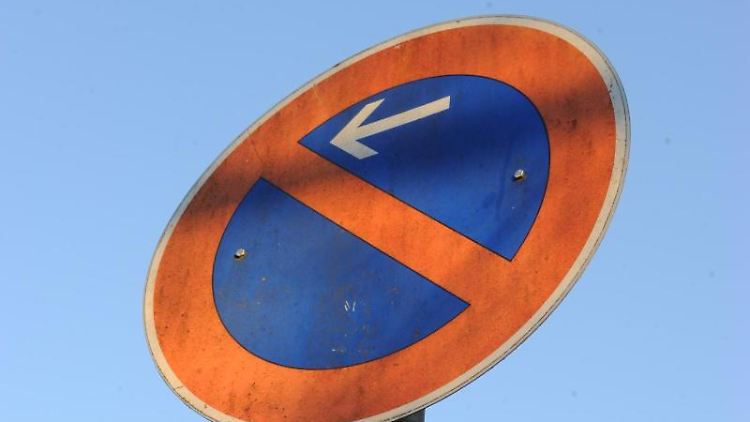 Grundsätzlich ist entscheidend, wie stark der Einfluss des verkehrswidrig geparkten Fahrzeugs auf das Entstehen des Unfalls war.