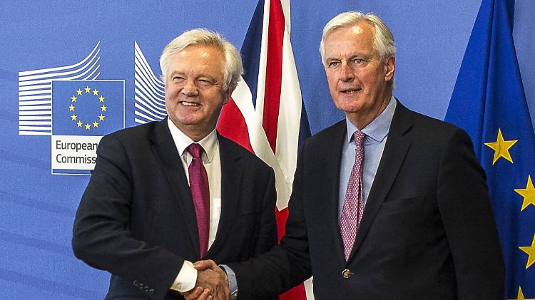 Das erste Treffen von David Davis (l.) und Michel Branier sollte vor allem Vertrauen zwischen beiden schaffen.