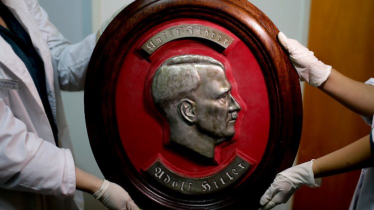 Eins der gefundenen Artefakte: Die Hitler-Verehrung ist nicht zu übersehen.