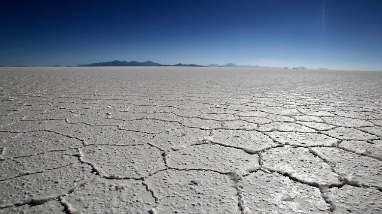 In dem Salar de Uyuni finden sich die weltweit größten Vorkommen von Lithium.