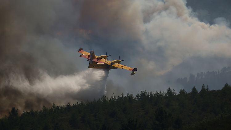 In Portugal sind derzeit Löschflugzeuge aus mehreren Ländern im Einsatz.