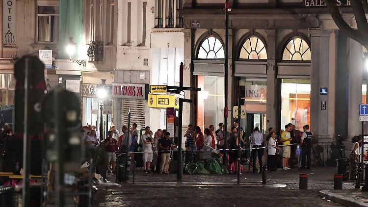 Trotz Explosion im nahegelegenen Bahnhof: Die Grand-Place war weiter belebt und wurde - anders als zunächst berichtet - auch nicht geräumt.