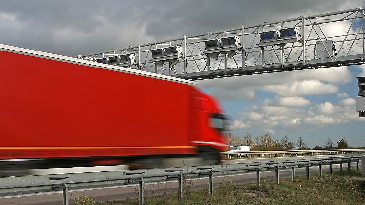 Bislang dürfen die erhobenen Daten der Lkw nur für die Überwachung der Maut-Gesetze genutzt werden.