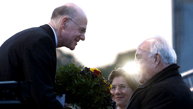Kohl mit Ehefrau Maike und Lammert 2010 bei einer Gedenkveranstaltung zum 20. Jahrestag der Deutschen Einheit.