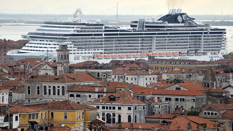 Viele Venezianer sind diesen Anblick leid.