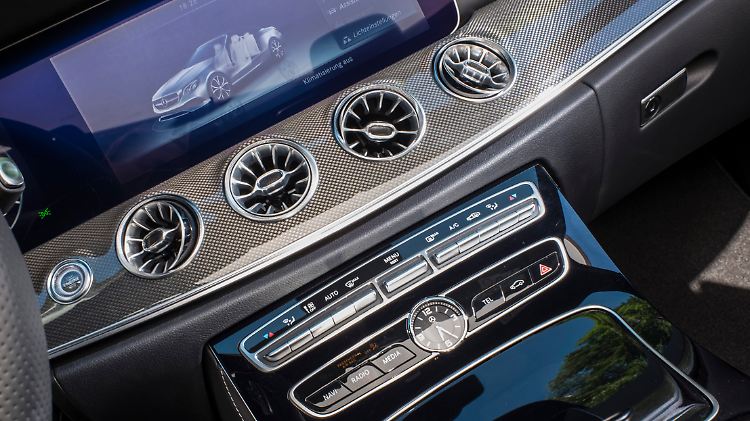 Die neuen Luftauslassdüsen im E-Klasse Coupé und Cabrio sind eine Augenweide.