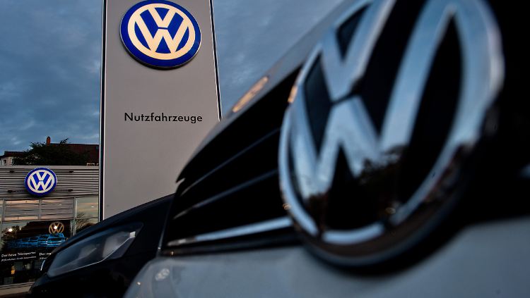 VW-Kunden könnten erwarten, dass ihr Fahrzeug, die Abgasnormen ohne Manipulation erfülle, urteilte das Gericht. 