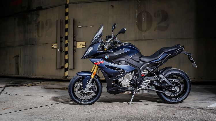 Mit der Überarbeitung wird die BMW S 1000 XR noch mehr zum Allrounder.