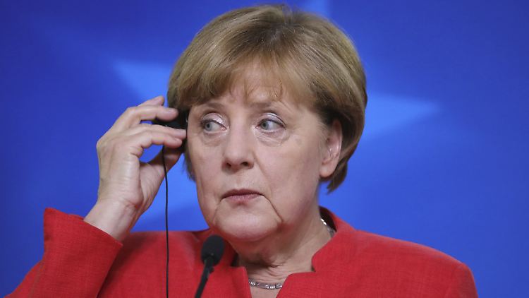 Angela Merkel und Wolfgang Schäuble ducken sich im größten Steuerskandal aller Zeiten weg, kritisiert die Opposition.
