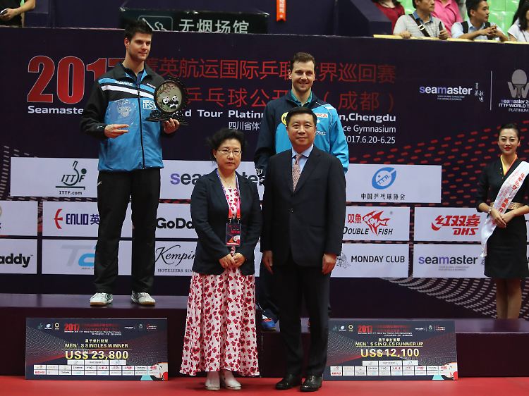 Dimitrij Ovtcharov und Rekord-Europameister Timo Boll boten ein spannendes Endspiel bei den China Open. Es blieb aber ein Finale mit Beigeschmack.