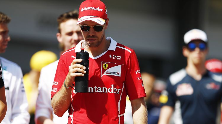 Sebastian Vettel revanchierte sich für eine vermeintlich unfaire Aktion seines WM-Rivalen Lewis Hamilton mit einem bewussten Rempler.