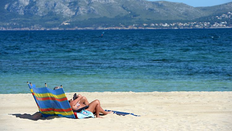 Günstige Pauschalreisen wie nach Mallorca (Bild) haben im Mai die Inflation abflauen lassen. 
