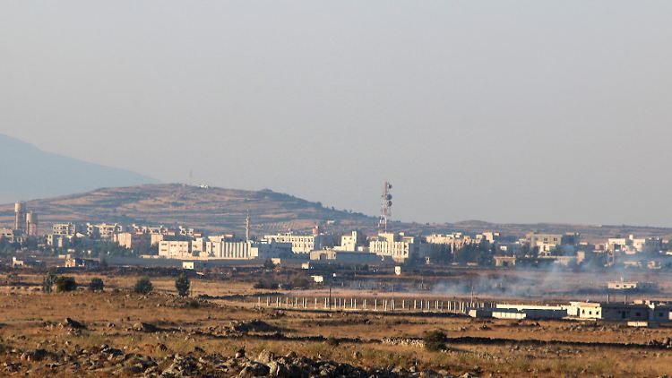 Der Blick vom israelischen Teil der Golanhöhen auf die syrische Stadt Baath City.
