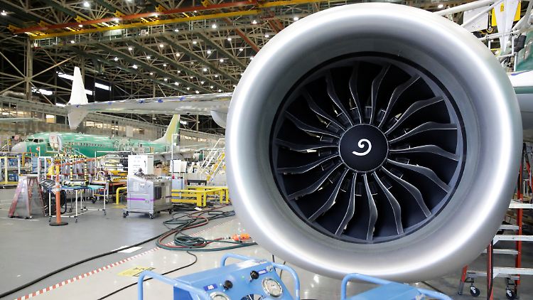 Ohne Flugzeuge, Autos, Bahnen und Schiffe bleibt ein schmales Plus: Die Nachfrage nach "Durable Goods" gilt als wichtiger Indikator zur Konjunkturlage.