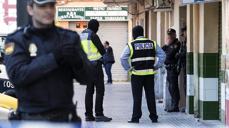 Auch auf Mallorca nimmt die Polizei mutmaßliche IS-Symphatisanten fest.