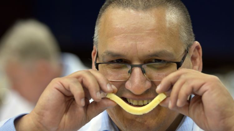 Auch wenn Käse nicht den Magen schließen kann, kann er doch manche Menschen fröhlich machen.