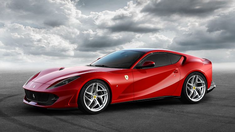 Im Jahr seines 70sten Firmenjubiläums zeigt Ferrari auf dem Genfer Autosalon im März eine neue F12-Generation namens 812 Superfast.