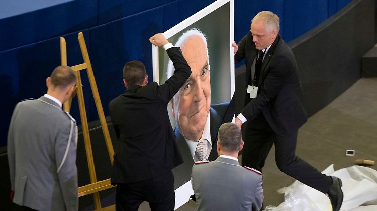 Der Trauerakt im Europäischen Parlament soll etwa zwei Stunden dauern.