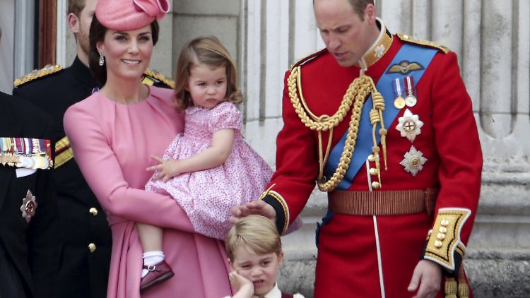 Familienausflug mit viel Museum und offiziellen Empfängen - der kleine Prinz George ist bestimmt begeistert.