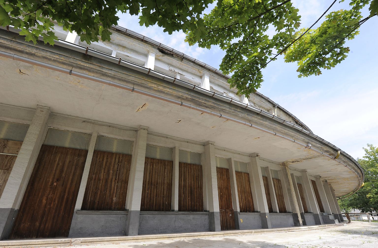 Jahrelang verfällt das Olympische Dorf von Berlin immer mehr.