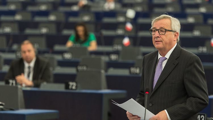 Mein rechter, rechter Platz ist frei - Juncker schimpft über fehlende Sitznachbarn.