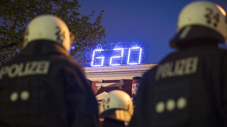 Insgesamt sind bei dem G20-Gipfel in Hamburg mehr als 15.000 Polizisten aus ganz Deutschland im Einsatz.