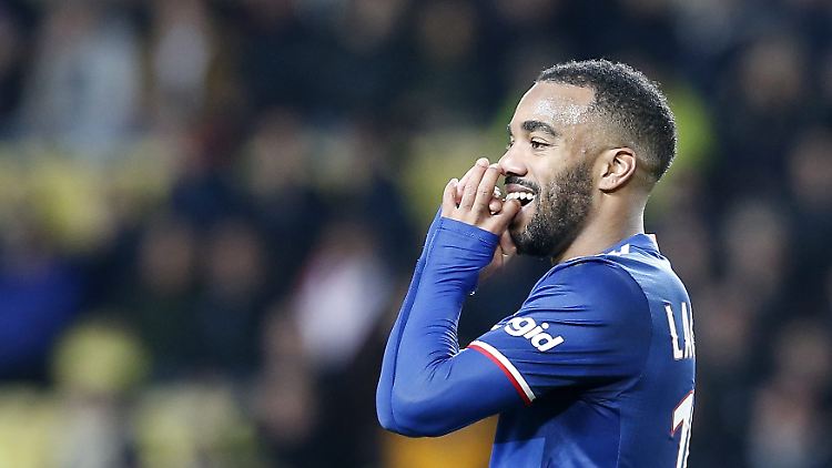 Alexandre Lacazette zieht es wohl zu Arsenal. Bleibt dann Alexis Sanchez?