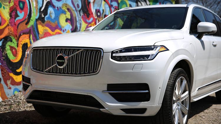 In das neue XC90-Modell baute Volvo bereits einen teilautonomen Plug-in-Hybridmotor ein. 